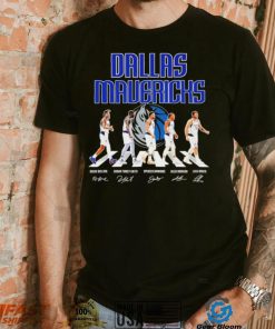 Dallas Mavericks men’s basketball famous player signatures logo 2024 shirt