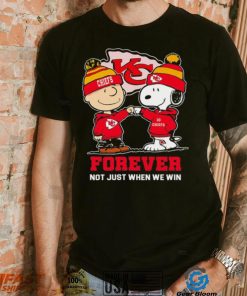 Kansas City Chiefs Snoopy and Charlie Brown forever not just when we win go Chiefs shirt
