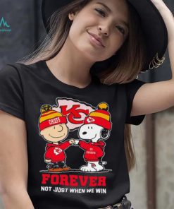 Kansas City Chiefs Snoopy and Charlie Brown forever not just when we win go Chiefs shirt