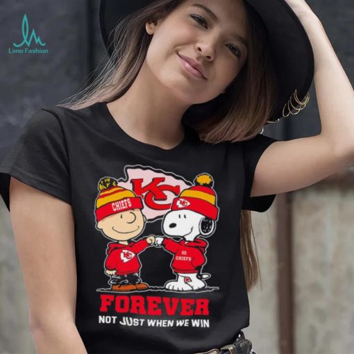 Kansas City Chiefs Snoopy and Charlie Brown forever not just when we win go Chiefs shirt