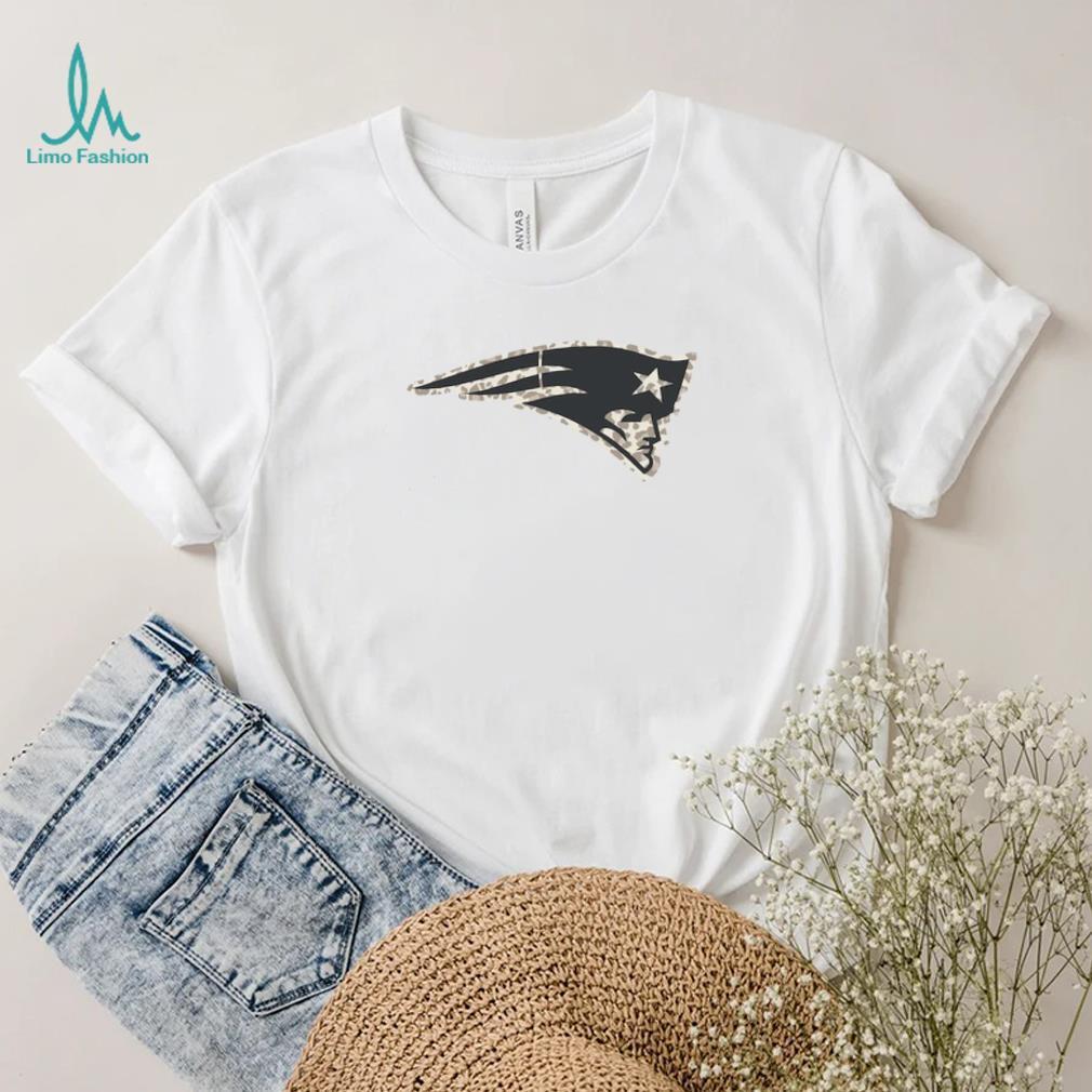 New England Patriots '47 Cream Panthera Frankie T Shirt New England Patriots '47 Cream Panthera Frankie T Shirt