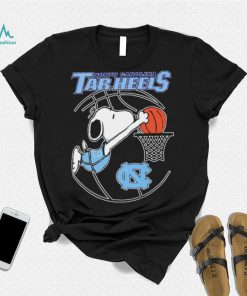 North Carolina Tar Heels basketball Snoopy dunk logo shirt