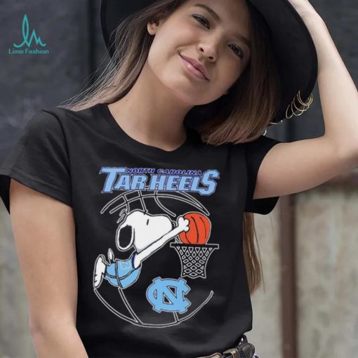 North Carolina Tar Heels basketball Snoopy dunk logo shirt