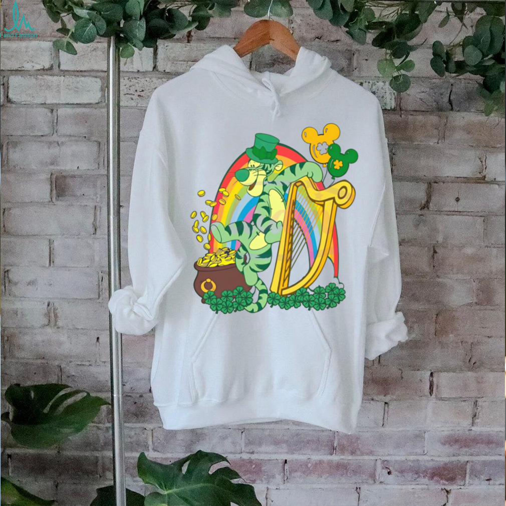Retro Dinsey Tigger St Patrick Day Balloon shirt Retro Dinsey Tigger St Patrick Day Balloon shirt