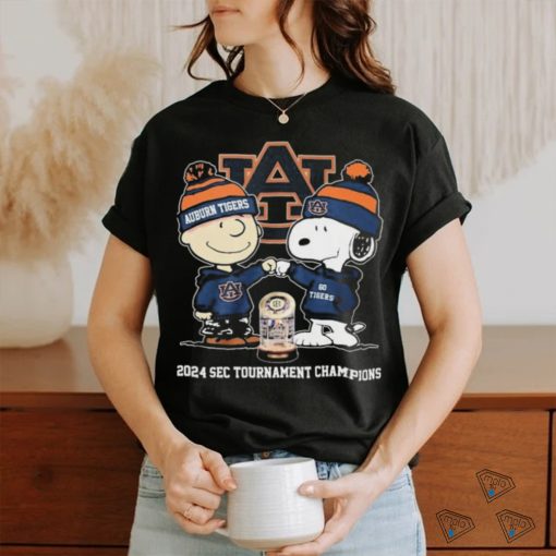 Snoopy And Charlie Brown Auburn Tigers 2024 SEC Men’s Basketball Tournament Champions Shirt
