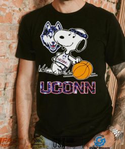 Snoopy Uconn Huskies basketball logo shirt