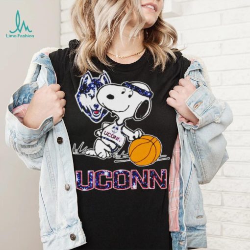 Snoopy Uconn Huskies basketball logo shirt