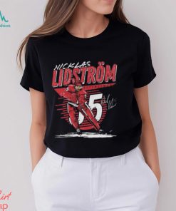 Swedish former professional ice hockey defenceman signature nicklas lidstrom comet T Shirt, hoodie, sweater, long sleeve and tank top Swedish former professional ice hockey defenceman signature nicklas lidstrom comet T Shirt