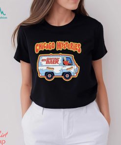 Chicago mysteries with Geoffrey Baer shirt