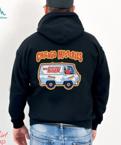 Chicago mysteries with Geoffrey Baer shirt