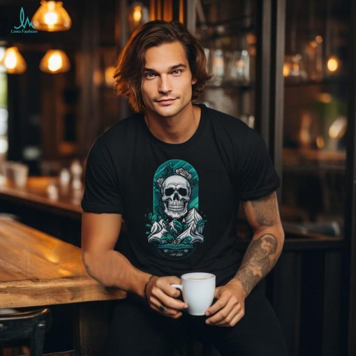 Men’s classic tee skull on the slopes shirt