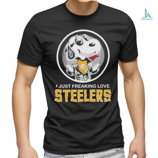 Official pittsburgh Steelers Snoopy I Just Freaking Love Steelers T Shirt