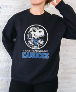 Snoopy I Just Freaking Love Vancouver Canucks Shirt