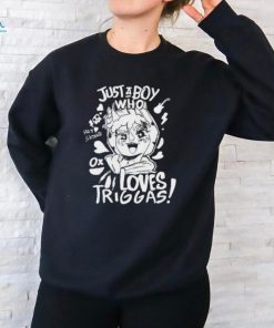 Top hey Skinnie Just a boy who loves triggas shirt