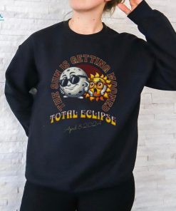 Total Solar Eclipse Chase 2024 Sun is Getting Mooned T Shirt