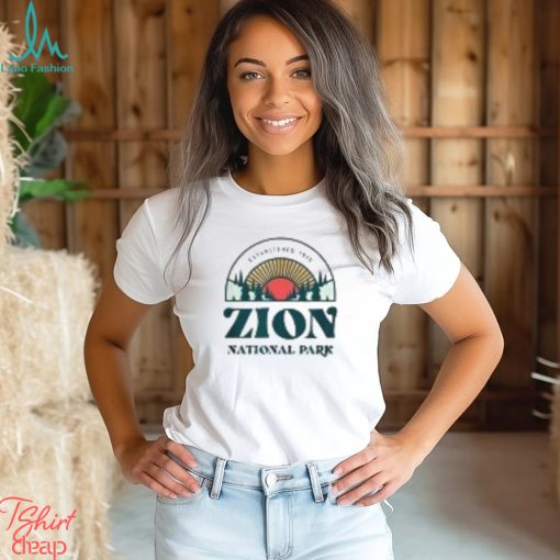 Utah Zion National Park Casual Earth Day T Shirt