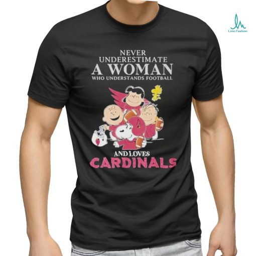 Arizona Cardinals Snoopy Never Underestimate A Women Who Understands Football T Shirt