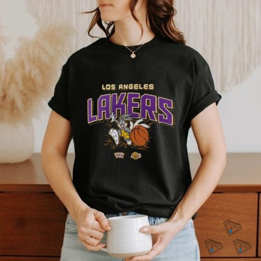 Awesome Los Angeles Lakers Looney Tunes Bugs Bunny Graphic Shirt