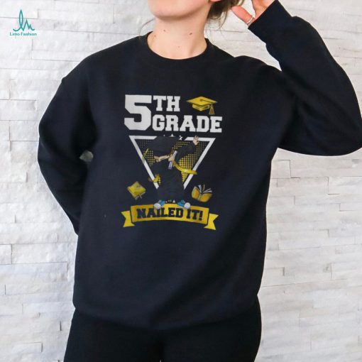 Dabbing Graduation Boy 5Th Grade Nailed It Class Of 2024 Women T shirt