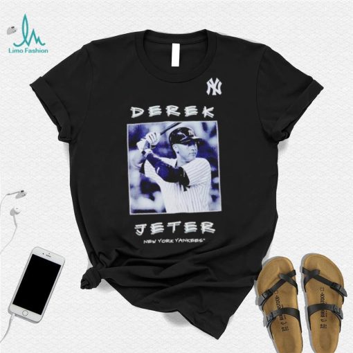 Derek Jeter New York Yankees Cooperstown Collection Player Vintage Logo shirt