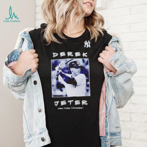 Derek Jeter New York Yankees Cooperstown Collection Player Vintage Logo shirt