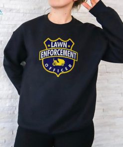 Lawn Enforcement Officer Lawnmower Police Fathers Day Men's T shirt
