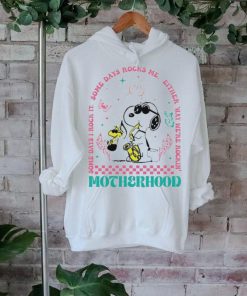 Official 2024 Mother’s Day Rockin’ Motherhood Snoopy Shirt