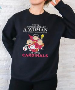 Official arizona Cardinals Snoopy Never Underestimate A Women Who Understands Football T Shirt