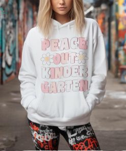 Peace Out Kindergarten Cute Groovy Last Day Of Kindergarten T Shirt