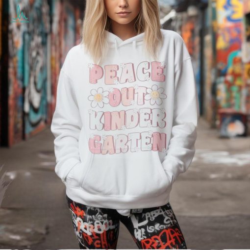 Peace Out Kindergarten Cute Groovy Last Day Of Kindergarten T Shirt