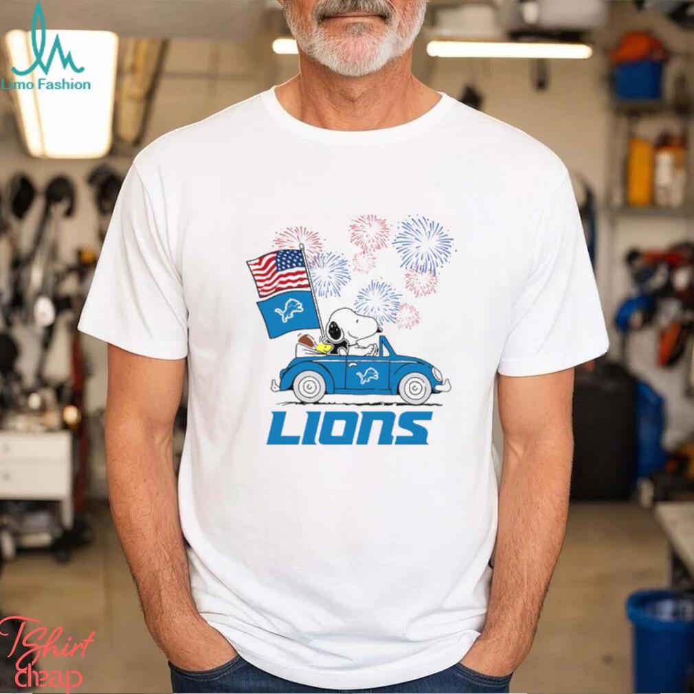 Snoopy Football Happy 4th Of July Detroit Lions Shirt Snoopy Football Happy 4th Of July Detroit Lions Shirt
