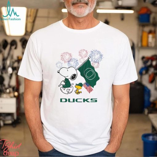 Snoopy Football Happy 4th Of July Oregon Ducks Shirt