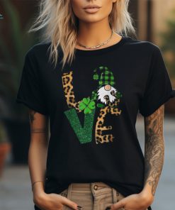 St Patricks Day Love Gnomes Shamrock Horseshoe Irish Gnome Graphic Tee shirt