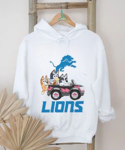 Bluey fun in the car with Detroit Lions football shirt
