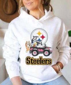 Bluey fun in the car with Pittsburgh Steelers football shirt