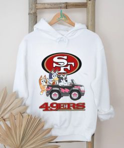 Bluey fun in the car with San Francisco 49ers football shirt