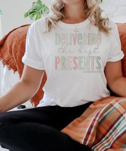 Delivering The Best Presents Xmas Labor And Delivery Nurse Graphic Tee shirt