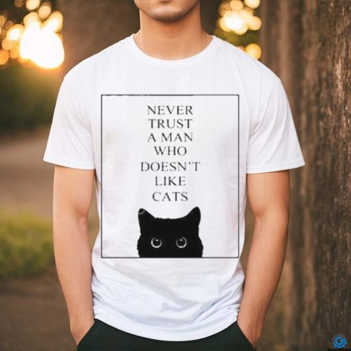 Kim Ji Woong Wearing Never Trust A Man Who Doesn’t Like Cats Shirts