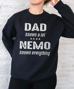 Nemo Grandpa Gift Nemo Knows Everything Graphic Tee shirt