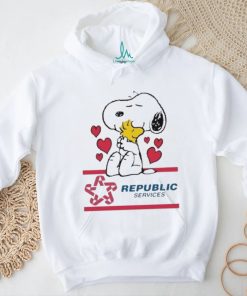 Official Snoopy And Woodstock Loves Republic Services Logo Shirt