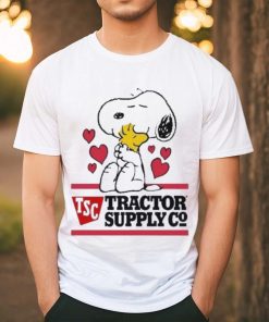 Official Snoopy And Woodstock Loves Tractor Supply Logo Shirt