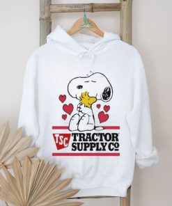 Official Snoopy And Woodstock Loves Tractor Supply Logo Shirt