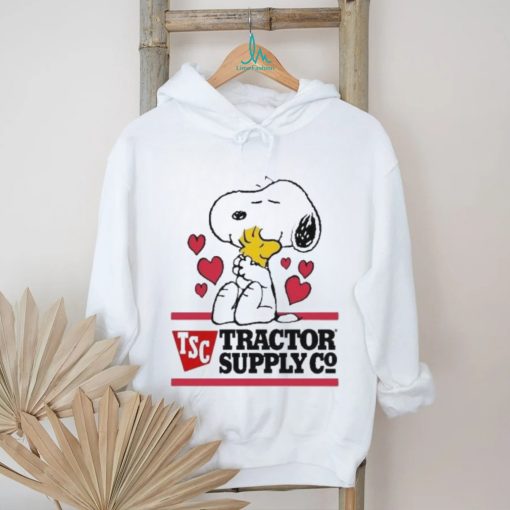 Official Snoopy And Woodstock Loves Tractor Supply Logo Shirt