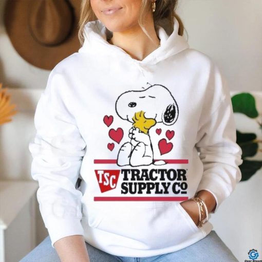 Official Snoopy And Woodstock Loves Tractor Supply Logo Shirt