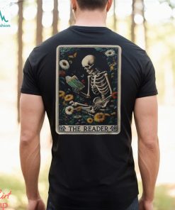 The Reader Skeleton Book Lover Tarot Card Reading Readers Men's T shirt