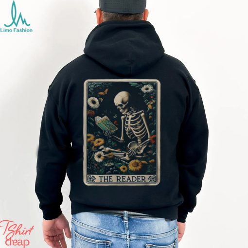 The Reader Skeleton Book Lover Tarot Card Reading Readers Men’s T shirt