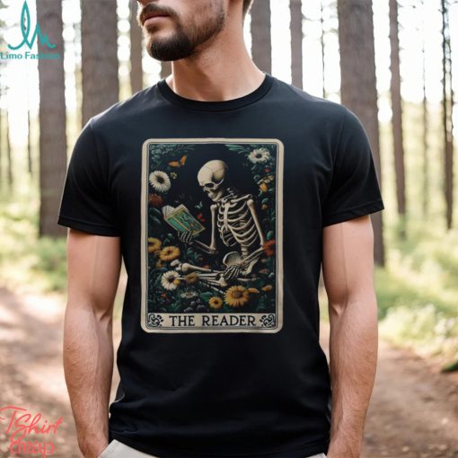The Reader Skeleton Book Lover Tarot Card Reading Readers Men’s T shirt
