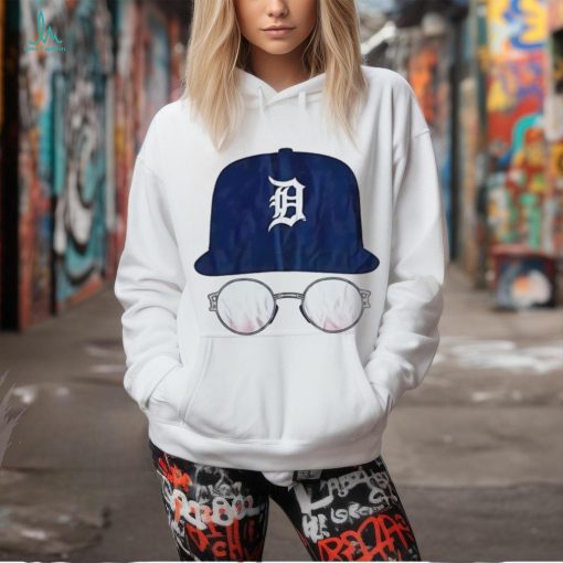 Detroit Tigers hat and glasses shirt