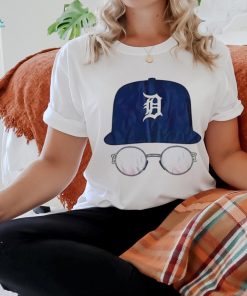 Detroit Tigers hat and glasses shirt