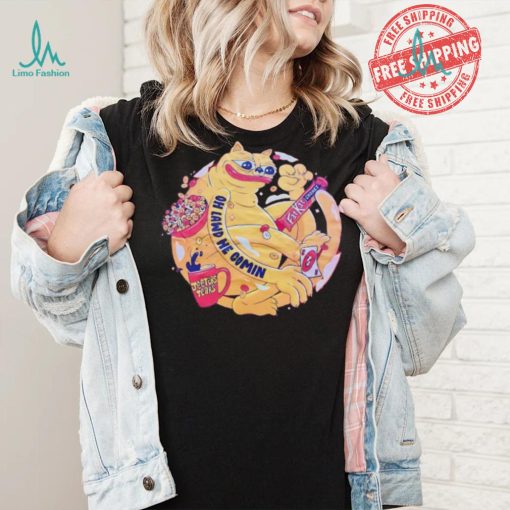 Oh lawd he comin the cat stays fat shirt
